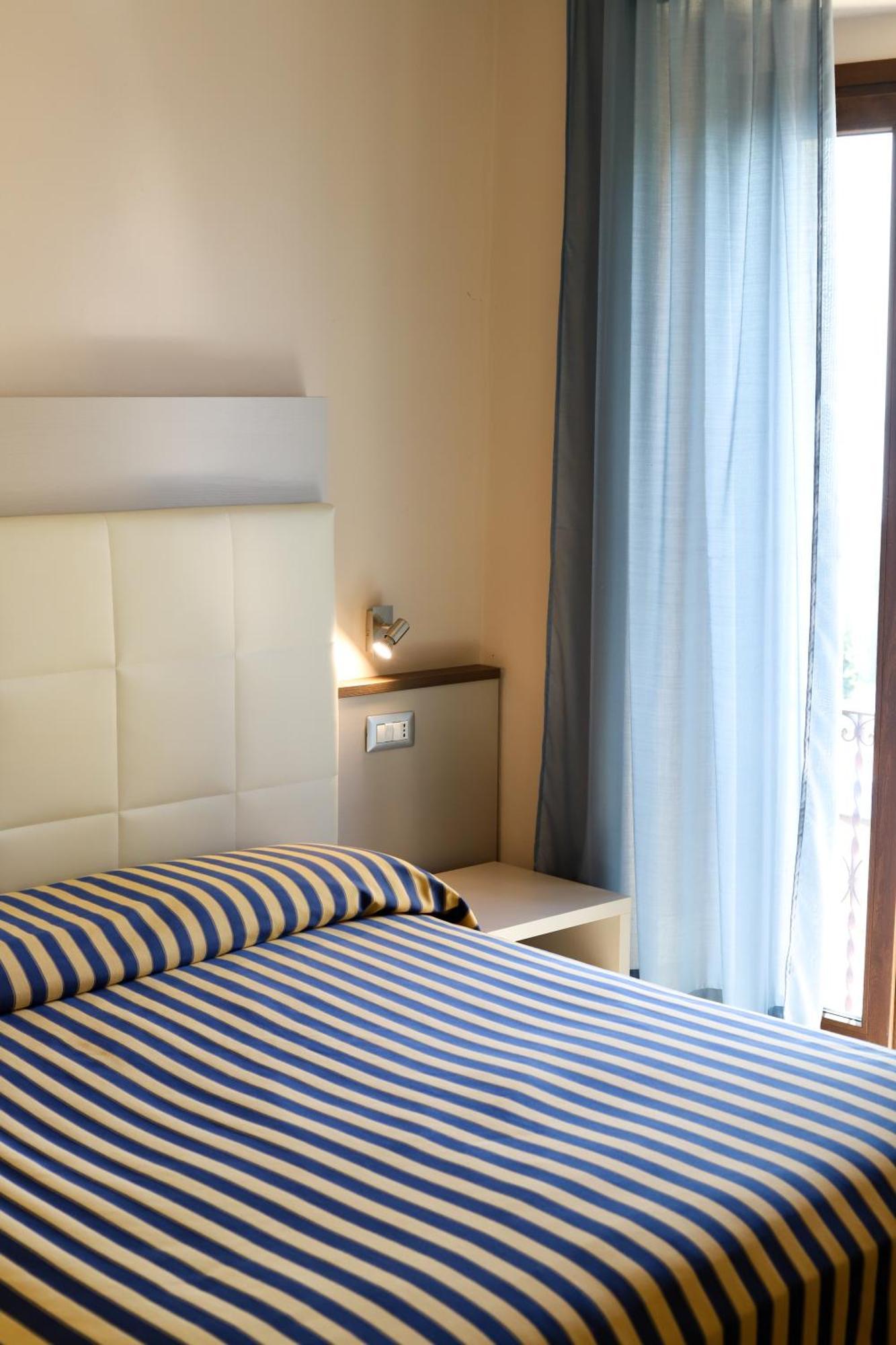 San Rocco Relais Aparthotel Soiano Del Lago Buitenkant foto